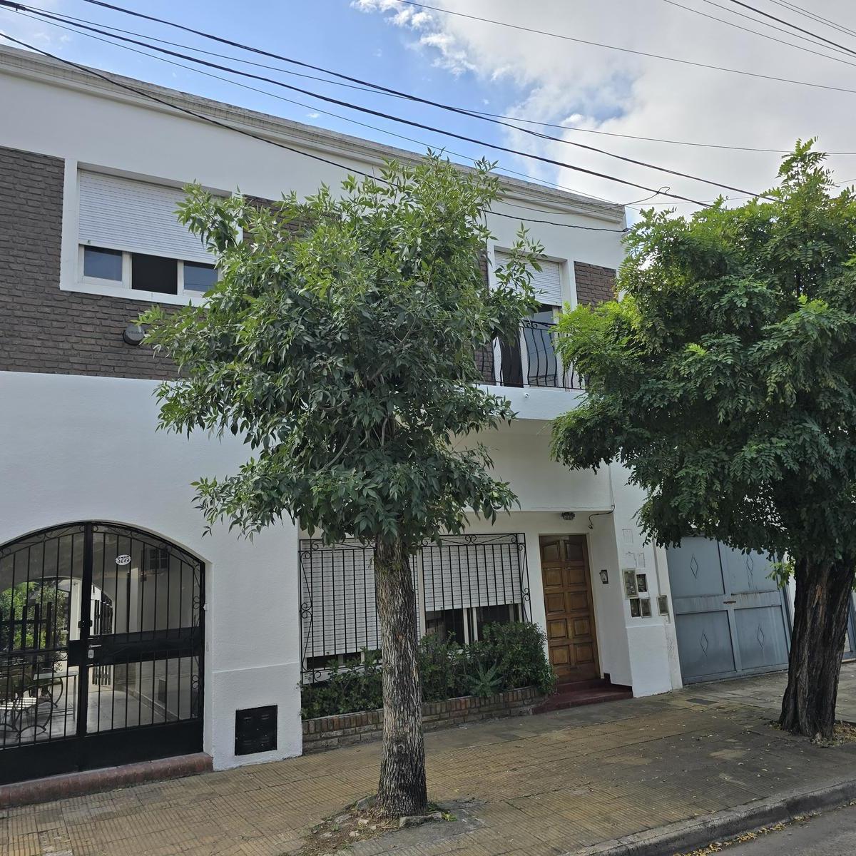 A. Guido 3755, E/ R. Obligado y M. García