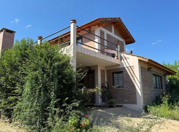 Casa de 4 ambientes, Carpintería · Casa en Venta en Carpintería a m de Av Los Mandarinos