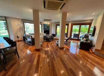 Casa de 6 ambientes, Pilar · Venta Casa 5 Dorm. en Pilar, en Mayling Cc Sobre Golf