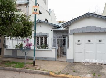 Casa · 129m² · 4 Ambientes · 1 Cochera · Casa 4 Amb con Jardin - La Lucila - Vias/maipu