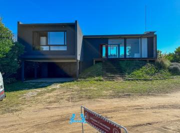 Casa de 4 ambientes, Costa Esmeralda · Venta Casa Costa Esmeralda Barrio Residencial 1 - Jardin con Fondos Libres