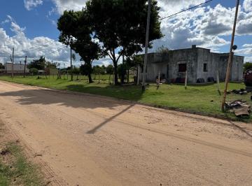 Casa · 60m² · 2 Dormitorios · 1 Cochera · Vendo Casa a Refaccionar en Herrera, Entre Ríos.