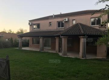 Casa · 225m² · 6 Ambientes · Casa en Alquiler en San Isidro Labrador, Villanueva, Tigre
