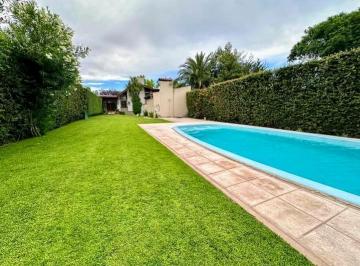 Casa · 744m² · 3 Dormitorios · 2 Cocheras · Casa en Venta en Barrio Will - Ri