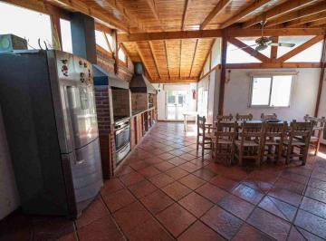 Casa · 63m² · 2 Ambientes · 4 Cocheras · Casa de un Dormitorio Venta Villa Elisa con Parque