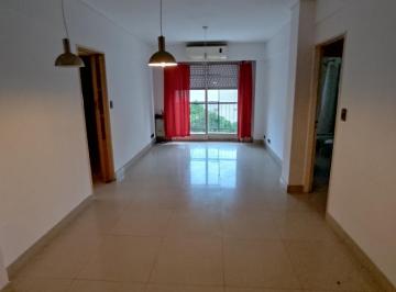 Departamento · 98m² · 4 Ambientes · Departamento en Flores