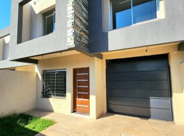 Casa de 4 ambientes, Morón · Duplex en Venta en Castelar Sur