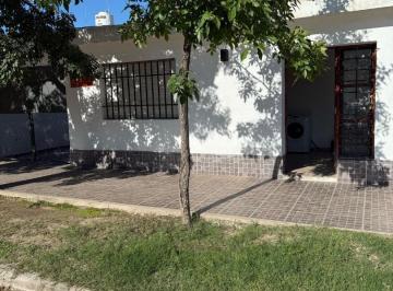 Casa · 67m² · 3 Ambientes · 2 Cocheras · Casa a La Venta Villa Dolores
