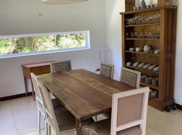 Casa de 5 ambientes, Pilar · Alquiler Anual, Casa en Una Sola Planta, Lote Central