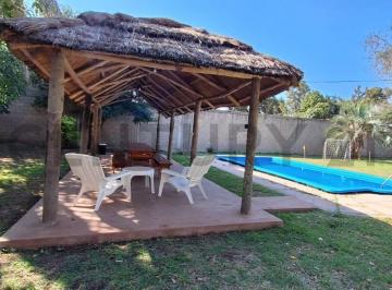 Quinta vacacional · 100m² · 4 Ambientes · Venta Casa Quinta de 1620 m en Parque Leloir