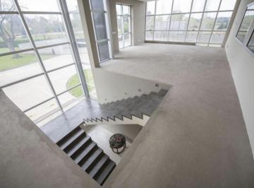 Edificio · 1950m² · Edificio Comercial en Alquiler en Escobar