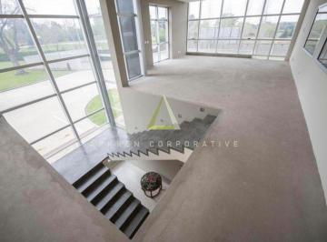 Edificio · 1950m² · Edificio Comercial en Alquiler en Escobar