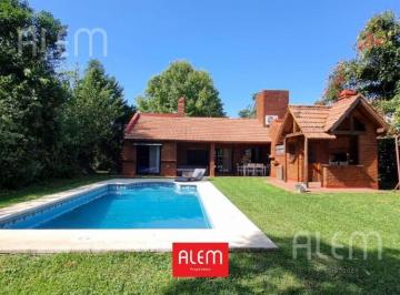 Casa · 100m² · 4 Ambientes · 1 Cochera · Casa en Venta en La Martona | Toda en Planta Baja