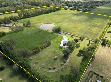 Casa · 450m² · 10 Ambientes · 10 Cocheras · Campo en Venta de 14,3 Ha 3 Casas, 2 Piletas, Caballerizas. Corrales. Exaltación de La Cruz.