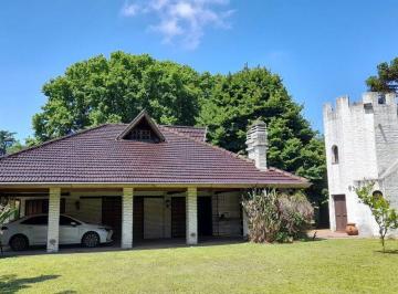 Quinta vacacional · 200m² · 3 Dormitorios · 2 Cocheras · Venta Casa Quinta 5 Ambientes en Pontevedra