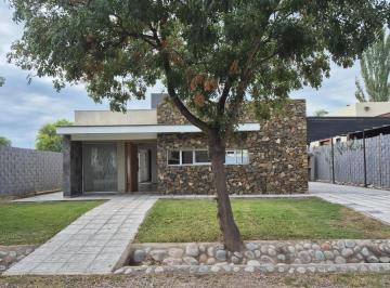 Casa · 150m² · 4 Ambientes · Casa en Venta a Estrenar en B° Tierras del Sol Guaymallen