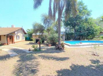 Quinta vacacional · 130m² · 2 Dormitorios · 2 Cocheras · Venta Quinta 3 Ambientes La Reja Piscina Jardin