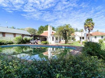 Casa · 267m² · 5 Ambientes · 2 Cocheras · Venta Casa 5 Ambientes con Piscina Balcarce