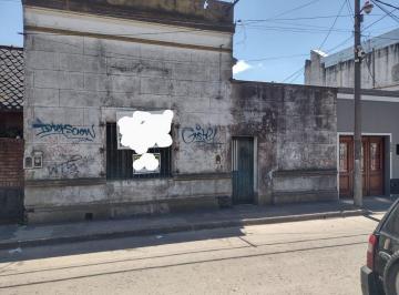 Casa · 105m² · 4 Ambientes · Venta Casa a Reciclar