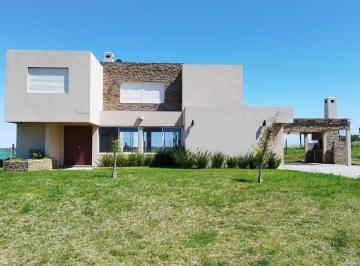 Casa · 183m² · 7 Ambientes · 1 Cochera · Alquiler - Casa 3d + Serv. 1000 m² - Colinas de Carrasco