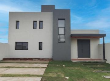 Casa · 165m² · 6 Ambientes · 2 Cocheras · Venta Casa 3 Dorm. (Uno en Pb) Rincones de Manantiales, Córdoba
