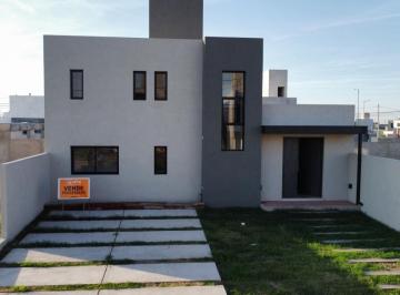 Casa · 165m² · 6 Ambientes · 2 Cocheras · Venta Casa 3 Dorm. (Uno en Pb) Rincones de Manantiales, Córdoba