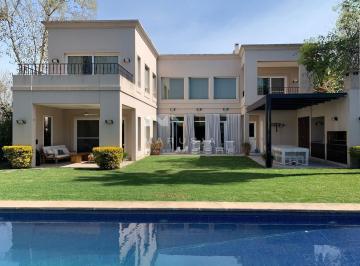 Casa · 420m² · 6 Ambientes · 4 Cocheras · Casa en Alq. Temporario en Solares del Talar, Don Torcuato, Tigre
