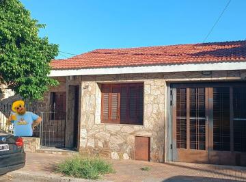 Casa de 4 ambientes, Córdoba · San Martin - Casa con Pileta Recibo Depto