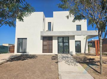 Casa · 190m² · 5 Ambientes · 3 Cocheras · Casa en Barrio Cerrado San Pablo - Pilar