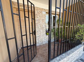 Casa · 126m² · 3 Ambientes · 1 Cochera · Venta Casa 1 Dormitorio Barrio Tci, Rodhe 62