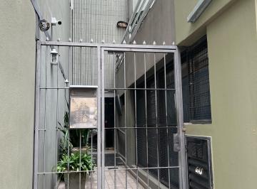 Departamento de 4 ambientes, Córdoba · Alquilo Departamento en Zona Centro con Balcon