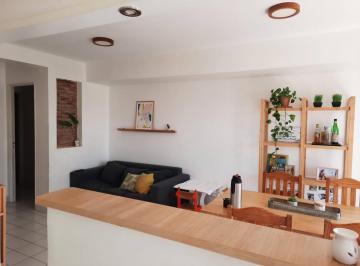 Departamento · 85m² · 5 Ambientes · Departamento a La Venta de 3 Dorm. en Calle 9 de Julio