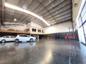Local comercial · 700m² · Galpón/local en Venta en Loma Hermosa - Ingreso por Dos Avs