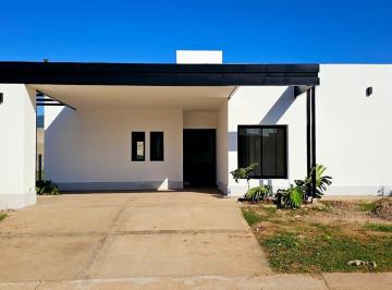 Casa · 130m² · 4 Ambientes · 2 Cocheras · Hermosa Casa de 3 Dorm. a Estrenar en Country Viento Sur, El Manantial