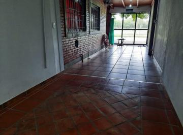 Casa · 200m² · 6 Ambientes · 4 Cocheras · Venta/permuta - Casa en Pb, Casa en Pa y Monoambiente. Oeste, Rosario.