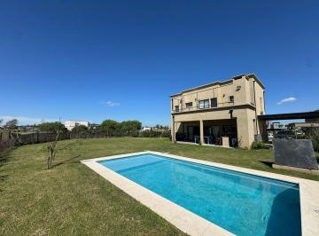 Casa · 137m² · 4 Ambientes · 2 Cocheras · Casa en Venta, 5 Ambientes, en San Sebastian, Pilar, Gba Norte