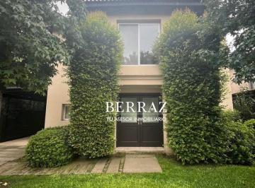 Casa · 140m² · 4 Ambientes · 1 Cochera · Casa Venta 3 Dorm. Barrio La Honorata Lote de 300 m² Pilar