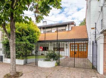Casa de 5 ambientes, Quilmes · Libertad 369. Amplio Chalet en Muy Buen Estado y Mantenimiento.