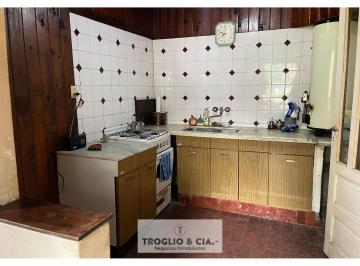 Casa · 129m² · 3 Dormitorios · 1 Cochera · Casa Cuatro Ambientes! Zona Alvarado