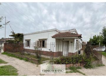 Casa de 4 ambientes, Mar del Plata · Casa Cuatro Ambientes Para Reciclar - Retasadaaa!