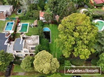 Casa · 182m² · 3 Ambientes · 1 Cochera · Casa 2 Dorm. Funes Venta