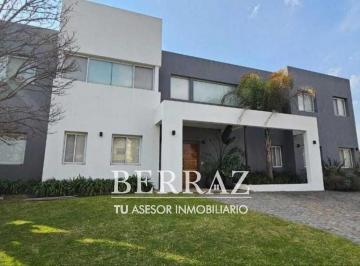 Casa · 345m² · 7 Ambientes · 2 Cocheras · Casa Venta 7 Ambientes en San Francisco Villanueva Lote de 930 m²