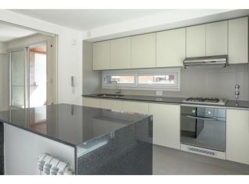Departamento · 102m² · 5 Ambientes · 1 Cochera · Departamento en Venta 3 Dorm., Terraza Exclusiva y Cochera en Barrio Martin