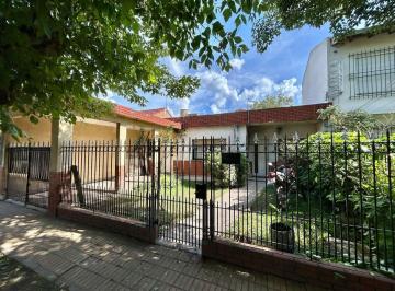 Casa · 85m² · 4 Ambientes · 1 Cochera · 4 Ambientes Cochera Jardin Parrilla Financiación