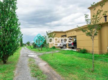 Casa de 8 ambientes, Salta · Casa en Venta en Club de Campo Ojimoro, Salta