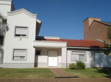 Casa de 5 ambientes, Córdoba · B°jardines del Jockey - Apto Credito - 3 Dorm. - 3 Baños /