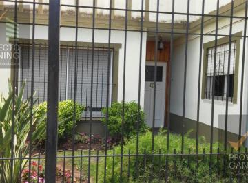 Casa · 170m² · 5 Ambientes · 1 Cochera · Casa en Venta en San Vicente Centro