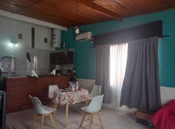 ¡INCREIBLE OPORTUNIDAD! PROPIEDAD A LA VENTA, CON 2 VIVIENDAS!!
CASA 1: Consta · Diego de Villarroel 10241, Moreno