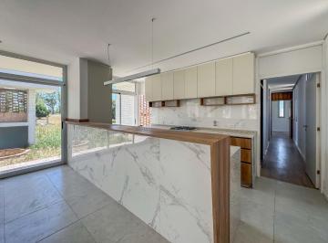 Casa · 109m² · 4 Ambientes · 1 Cochera · Venta - Casa de 2 Dorm.. Pinares del Sur.