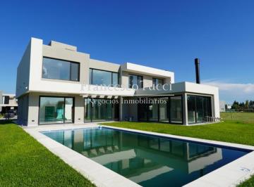 Casa · 312m² · 5 Ambientes · 4 Cocheras · Casa en Venta 6 Ambientes a Estrenar en Terravista